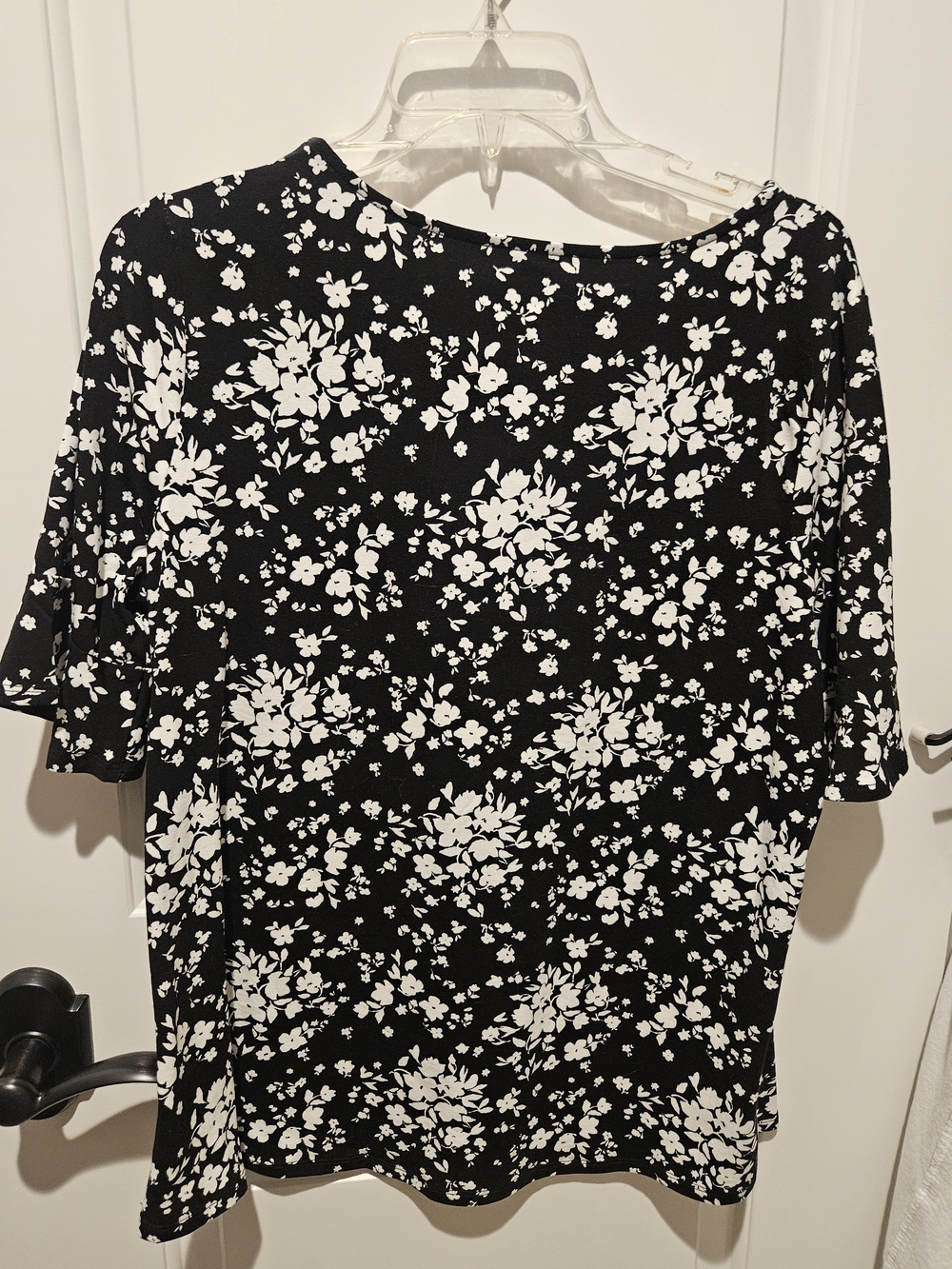 croft & barrow Black and White Floral Short Sleeve Top